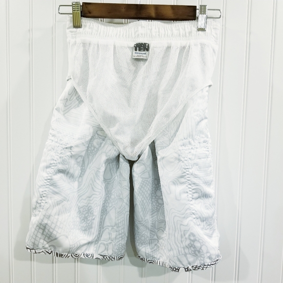 Lot of 2: Youth board shorts, YM - Picture 7 of 13